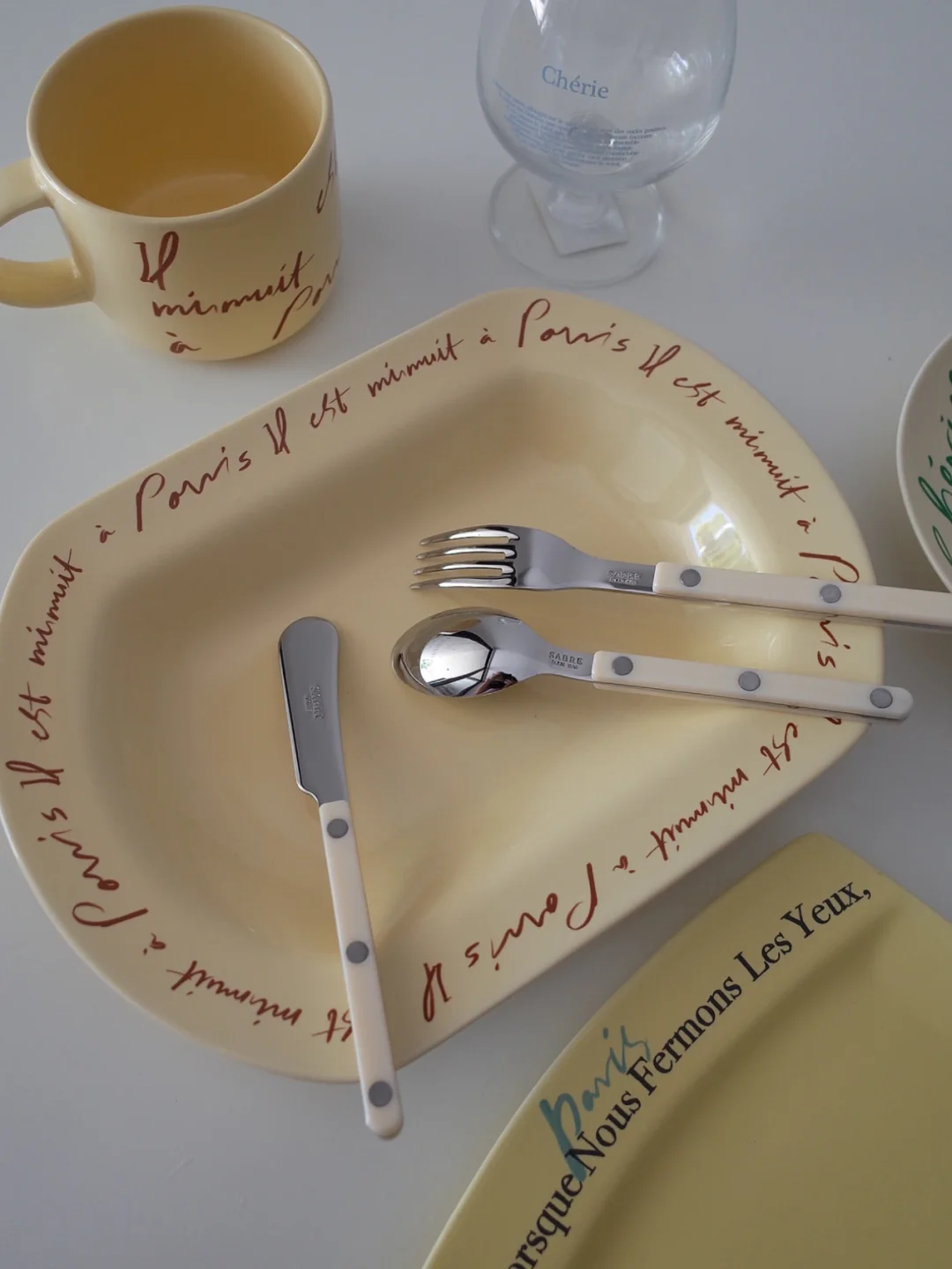 如何为法式栗子慕斯选择合适的餐具【2024】