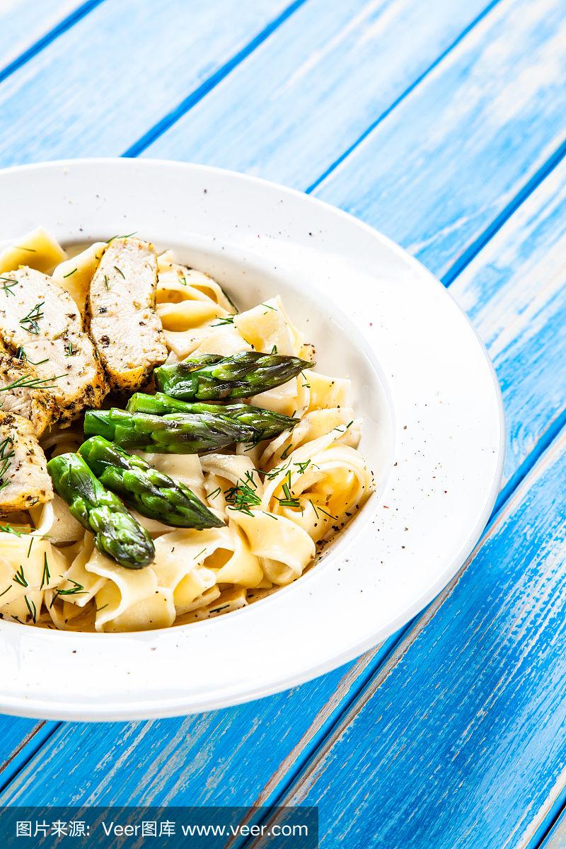 意式白酱的简单食谱推荐 意式白酱的简单食谱推荐