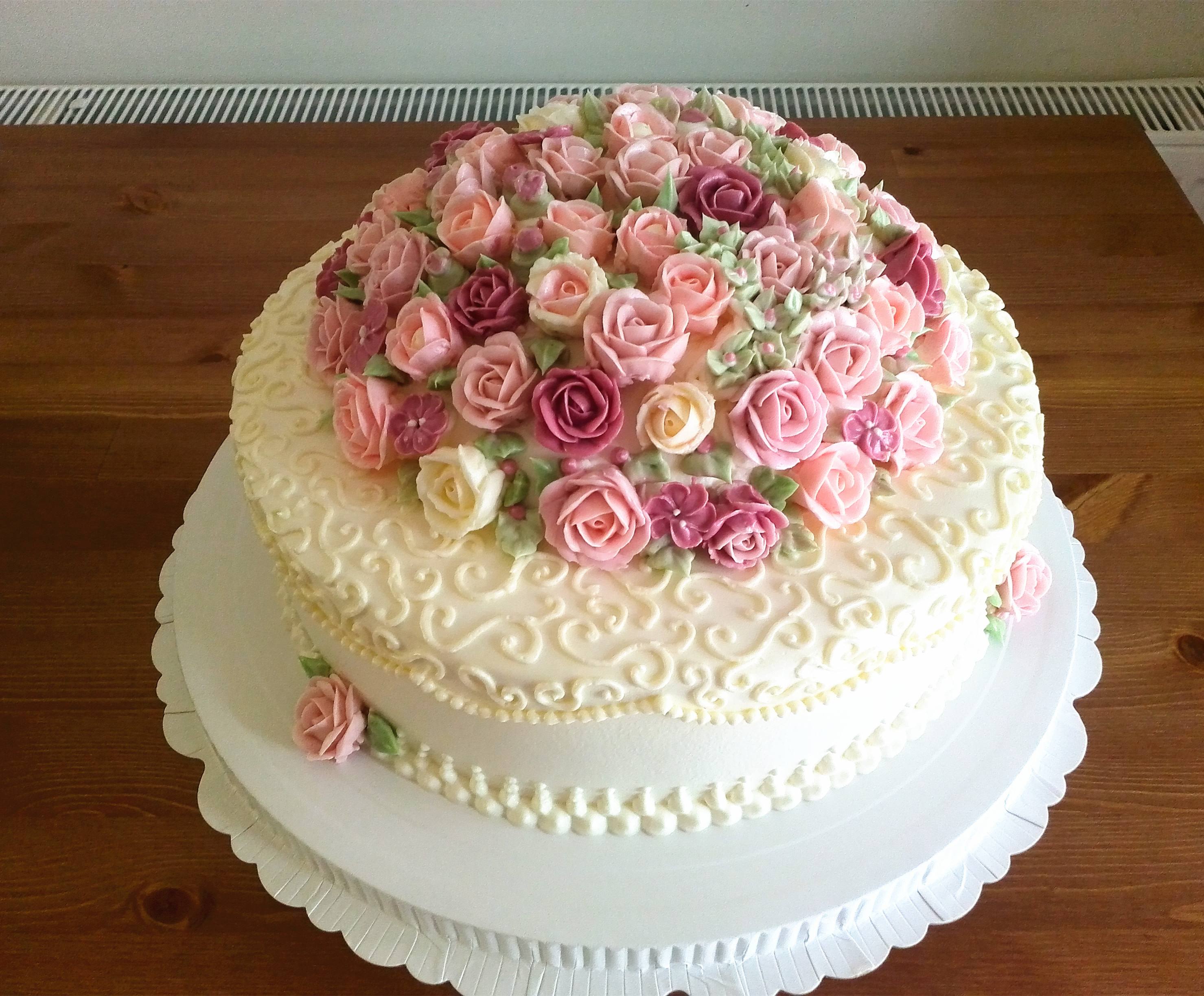 如何用草莓慕斯制作冰淇淋_必一体育app下载