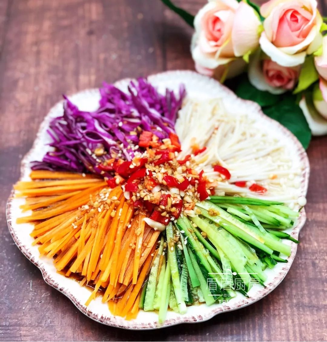 如何制作五彩缤纷的蔬菜串