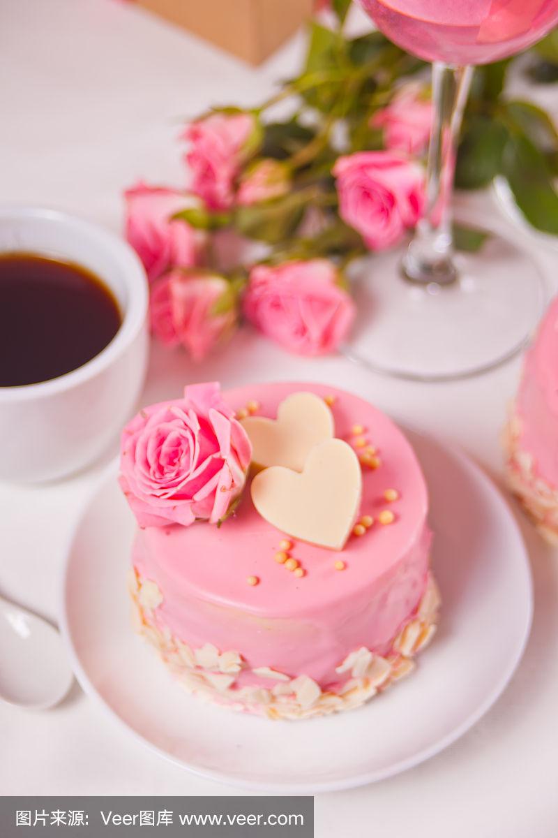 如何让法式葡萄酒蛋糕更具创意