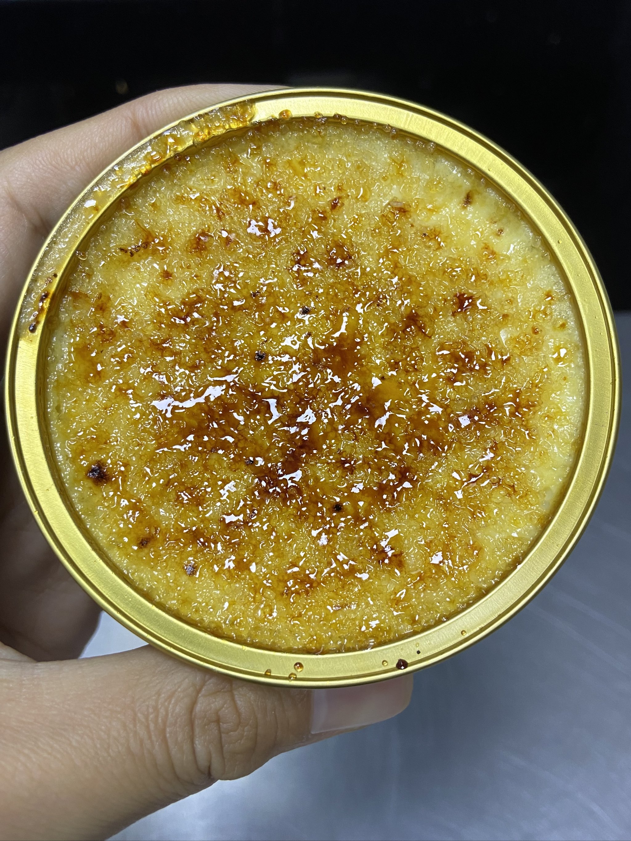 如何用当地特色食材制作法式烤布蕾