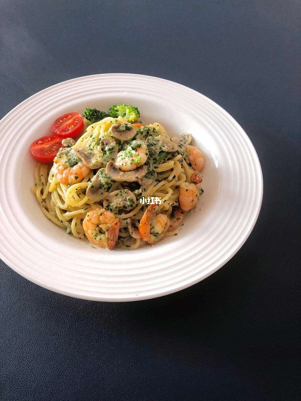 意大利面与菠菜的健康搭配：必一Bsports