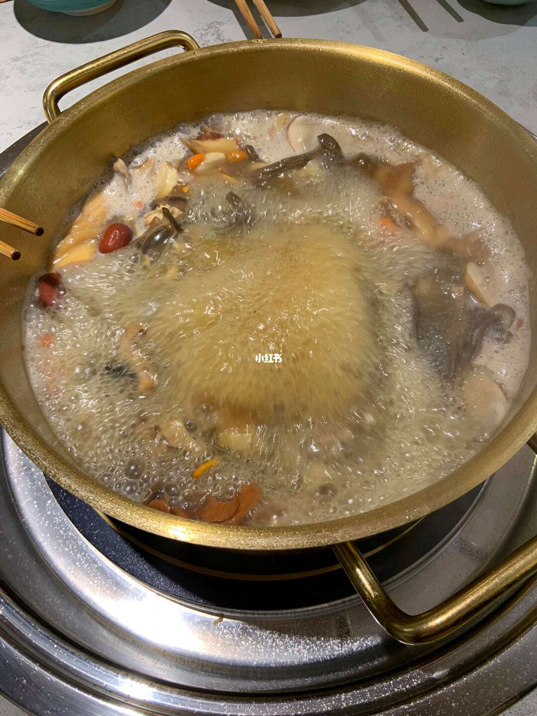 如何制作适合儿童的火锅汤底