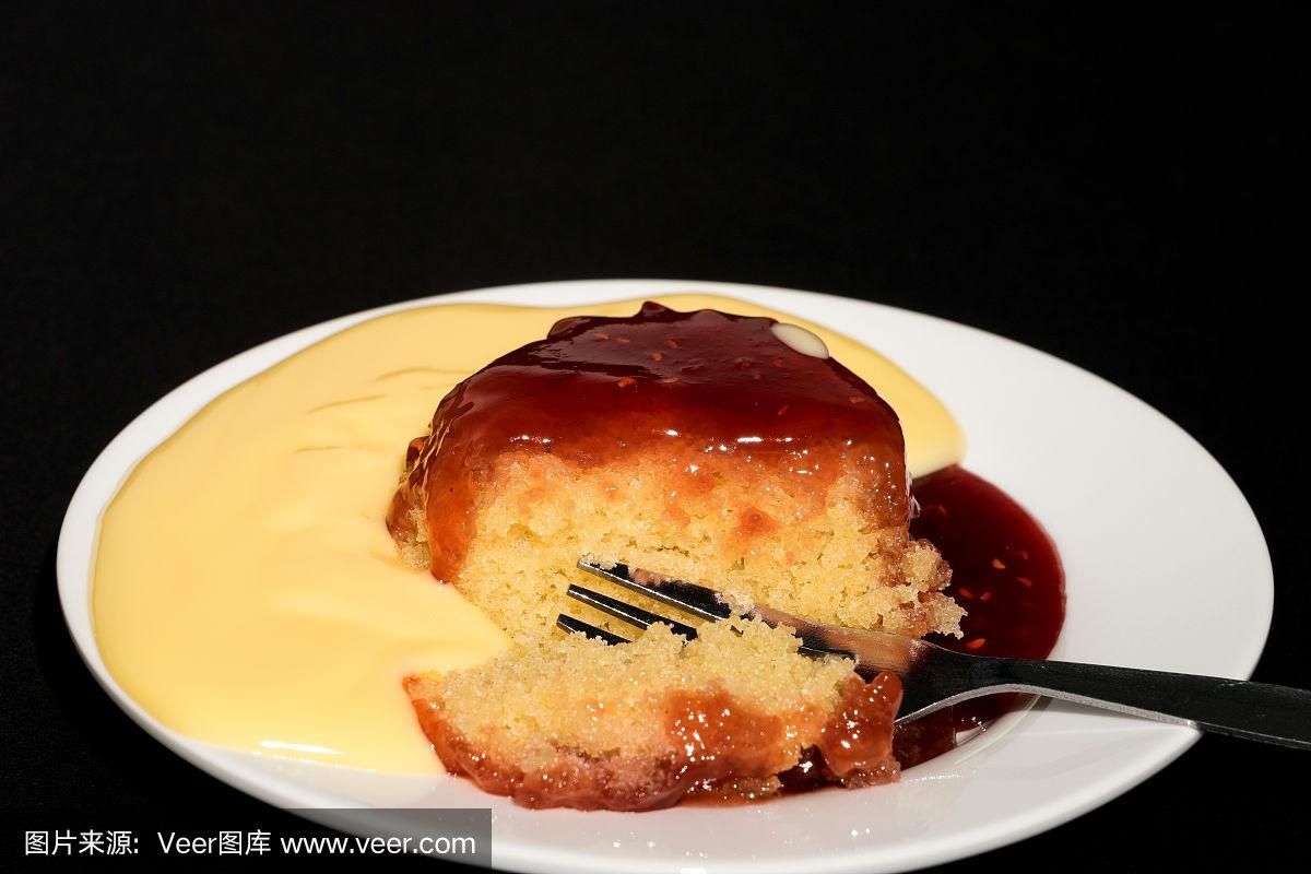 怎样利用果酱为布丁增添层次