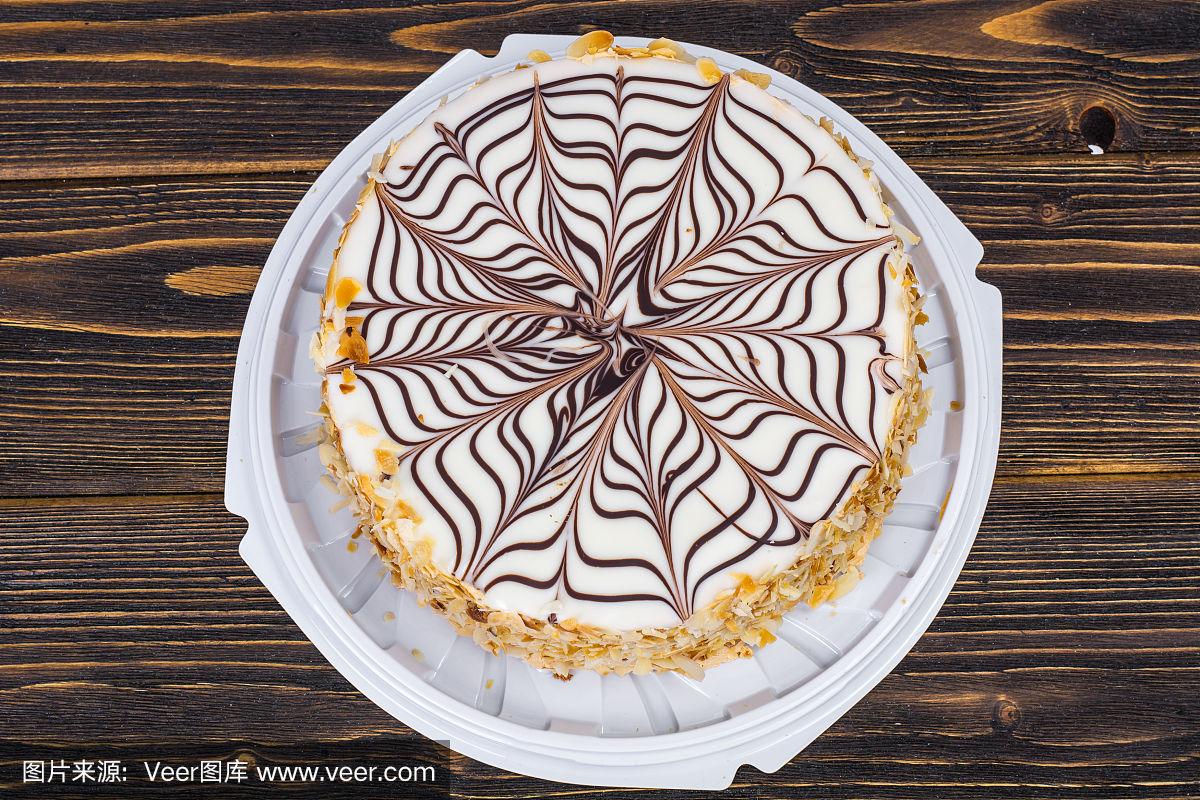 必一体育app下载_如何判断法式杏仁巧克力蛋糕是否熟透