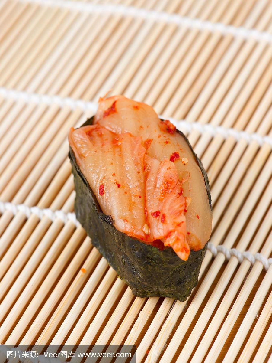 如何制作泡菜寿司