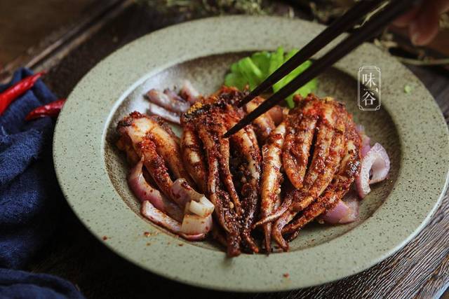 烧烤入门指南：增加烧烤风味的小技巧