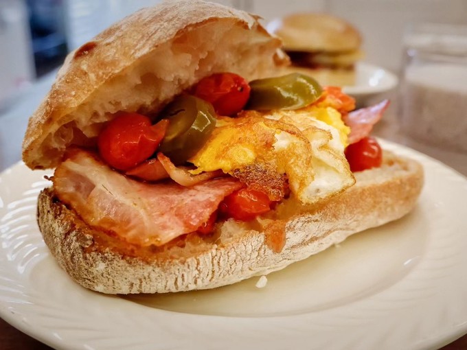 b体育官网-意大利面与奶酪的完美早餐搭配