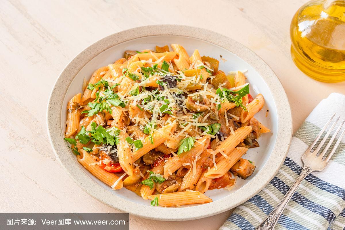 调料在意大利面中的应用与创新